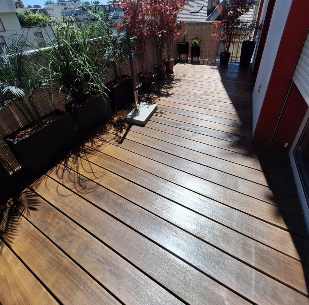 Nettoyer terrasse en bois exotique balcon
