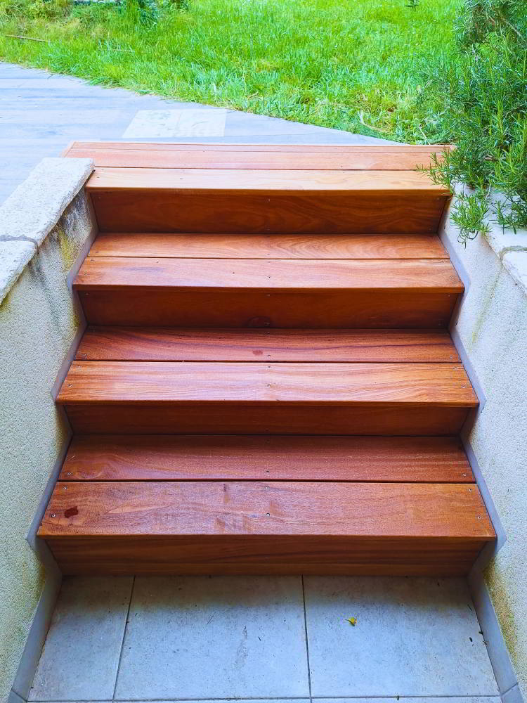 escalier en bois par recouvrement de marche en carrelage